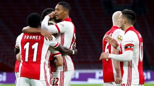 Fotbalistul de națională a primit 18 luni de închisoare cu executare după ce și-a înjunghiat vărul la o petrecere! E acuzat și că a importat 1,3 tone de cocaină