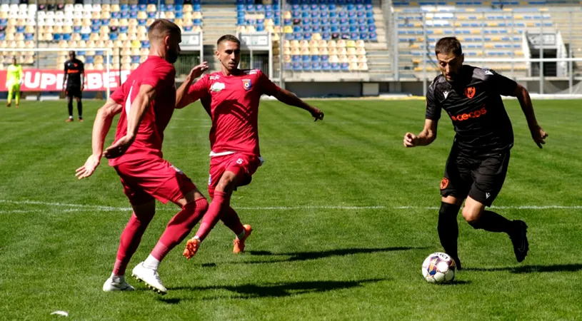 Chindia a pierdut amicalul cu Petrolul cu goluri luate rapid și pe greșeala unuia dintre nou-veniți. A prins lotul și unul dintre jucătorii trecuți pe lista neagră