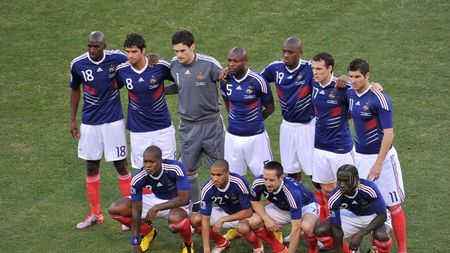 Presa internațională după eliminarea Franței: "Adieu les Bleus / Capul cocoșului a fost tăiat"