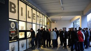 Fanii lui "U" sunt de aur!** Câte bilete au cumpărat suporterii "șepcilor" la meciul la care doar femeile și copiii pot intra