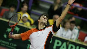 Hănescu s-a calificat în sferturi la turneul de la Sankt Petersburg