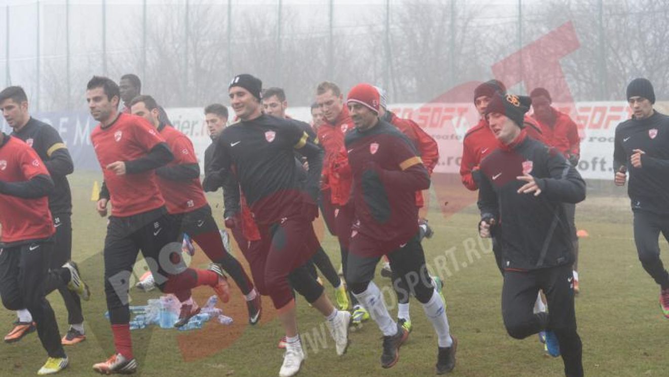 Dinamo a plecat în Spania. Vezi lotul "câinilor" și programul partidelor pe care le vor disputa la Marbella 