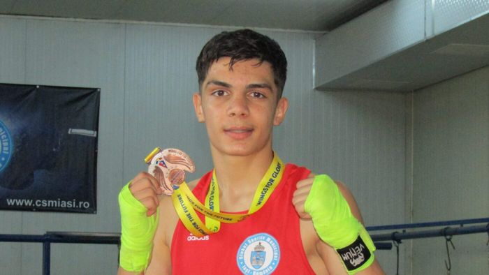 „Visul cel mare este să urc pe podium la Olimpiadă”. Perla boxului ieșean își spune povestea după bronzul de la Europene și titlurile de la cadeți, respectiv juniori | EXCLUSIV