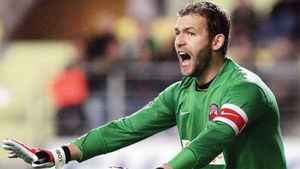 Mesaj de la "Pisică"!** "Știți ce aveți de făcut cu Steaua! Vă țin pumnii!"