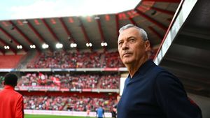 Mircea Rednic, ca și dat afară de la Standard Liege. Belgienii s-au lămurit cu el după numeroasele transferuri efectuate