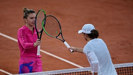 Iga Swiatek, prima reacție după ce a bătut-o pe Simona Halep în optimile Roland Garros: „N-am cuvinte! Sunt surprinsă că am învins”