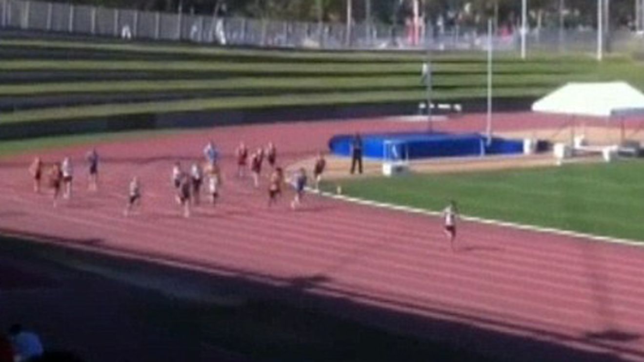 IREAL! Asta e revenirea anului în sport!** VIDEO A recuperat 20 de metri într-o cursă de 100m și a stabilit un nou record! "E noul Bolt!" Ce oferte a primit imediat după: