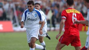 Hagi-Luțu sună adunarea:** "Vin la meciul cu Steaua și voi ține pumnii Științei!"