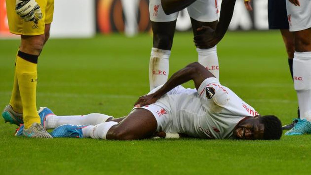 Să râzi sau să plângi?:) Așa ceva se întâmplă o dată în viață: ce a pățit Toure dupe ce a fost faultat joi, în Liga Europa. VIDEO