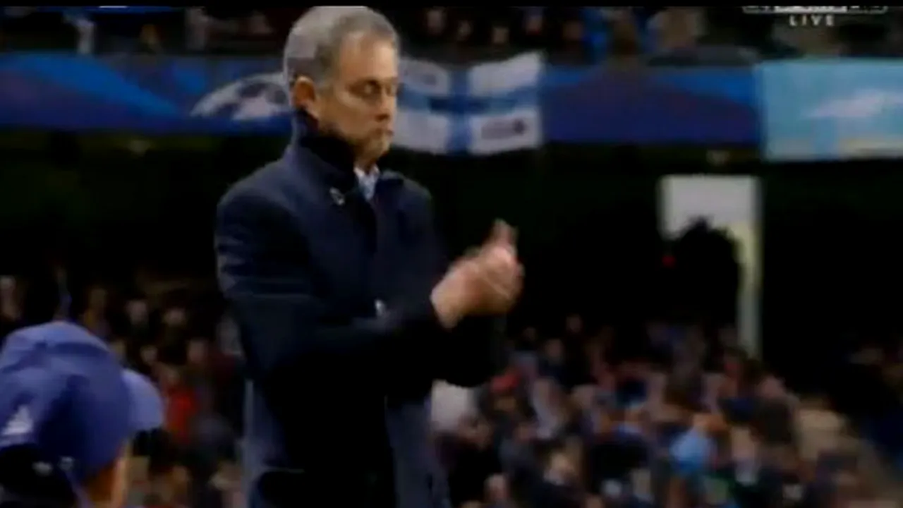 VIDEO: Mourinho a avut propriul meci cu City!** L-a imitat pe Mr. Bean și l-a luat peste picior pe arbitrul de tușă, când a arătat prelungirile