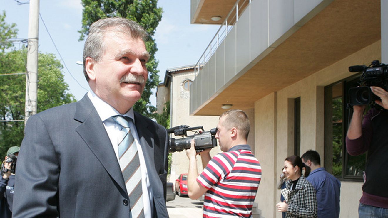 Becali: "Sper ca după ultima etapă să mă bazez pe Bergodi și Vamă"** Dinu Gheorghe: "Ne vedem joi!"