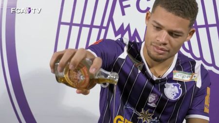 FC Argeș, prezentare inedită pentru ultima achiziție a piteștenilor! Ce l-au pus să facă pe jucătorul canadian | VIDEO