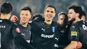 A debutat pentru naţionala Serbiei și vorbește despre lupta Universității Craiova la titlu! „E un sentiment deosebit să fiu aici”