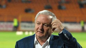 „Drum bun!”. Reacție dură a milionarului Porumboiu, după demisia preşedintelui Klaus Iohannis