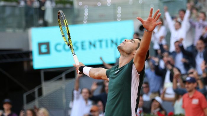 S-a stabilit finala masculină a turneului de la Madrid! Carlos Alcaraz, „călăul" lui Novak Djokovic și Rafael Nadal, îl înfruntă pe campionul en-titre | GALERIE FOTO