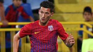 Mihai Costea, gata să o trădeze pe FCSB? Atacantul n-ar refuza o ofertă de la Dinamo: „Voi lua în calcul orice ofertă!”