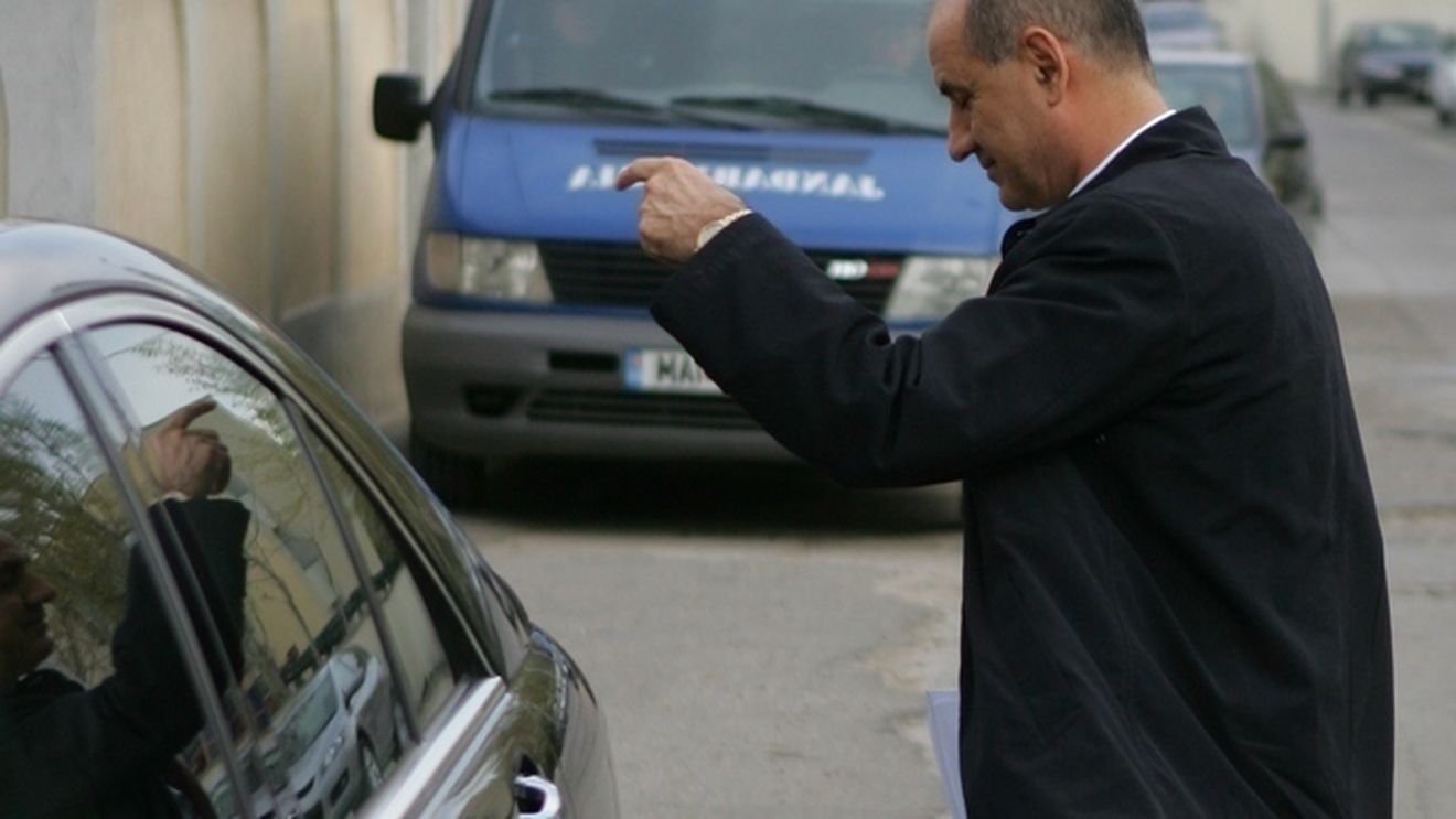 Copos: "E scandalos, am fost azi la Ligă, dar era închis!** Le-am lăsat carnetele de joc portarilor de acolo!"