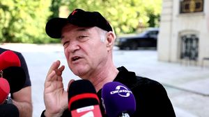 Gigi Becali și transferul de senzație pe care l-ar vrea pe loc la FCSB, dar pe care nu crede că îl poate face: „Păi, îl dau ăia când ei sunt calificați în play-off-ul Conference League?” | VIDEO