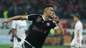 Dinamo se interesează de Ionuț Nedelcearu, însă jucătorul nu pare convins, pentru moment, să revină în România. Care este situația lui Josue Homawoo? EXCLUSIV