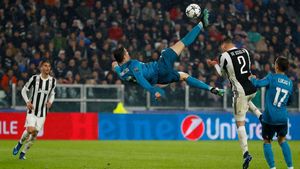 Toată lumea a rămas uimită de golul incredibil al lui Ronaldo, în afară de un singur om: "A fost un gol frumos, dar ar trebui să încerce de la 40 de metri!". Ghiciți personajul? :)
