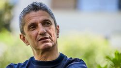 Mircea Lucescu l-a făcut pe Răzvan Lucescu să plângă din nou: „N-ar fi trebuit să vină la naționala României, dar a iubit-o prea mult”
