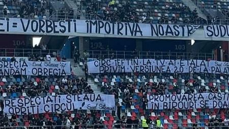 Florin Talpan, atacat și amenințat de ultrașii Stelei la meciul cu Gloria Buzău! Juristul a fost trimis la psihiatrie. „Elena mai lasă Grecia, vă recomandăm Obregia”. „Precum la șah, nebunul trebuie sacrificat, întodeauna scopul final e cel mai important” | FOTO EXCLUSIV