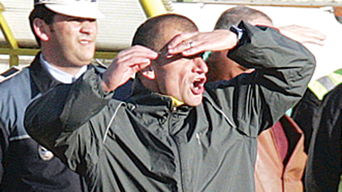 „Plec din România!"