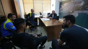 Jucătorii Dunării Călărași, în ”război” cu Grama! ”Nici primele primise n-a fost în stare să ni le plătească. Avem familii, avem rate. Am ajuns la limita răbdării. Nu se vrea promovarea, acesta este adevărul”