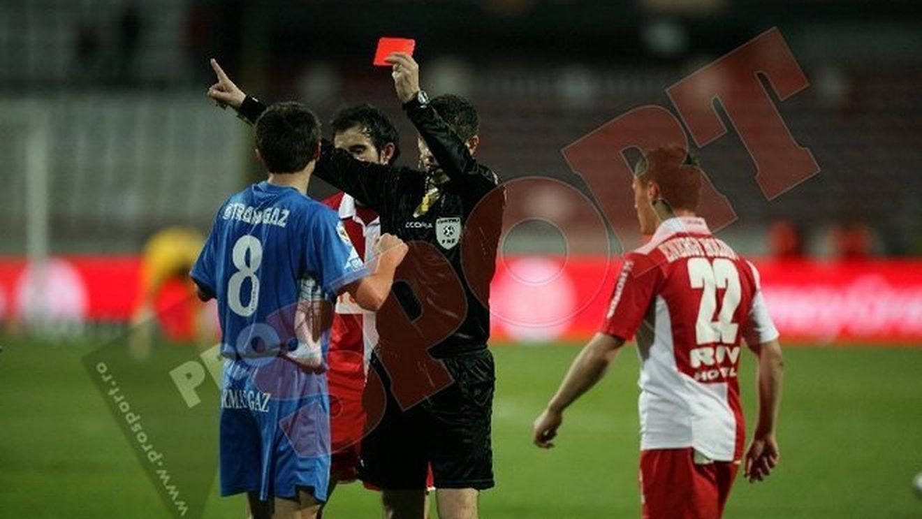 "Profu' de mate": "Am avut soarta boului vițel adult** să stea la poarta noului nițel mai mult"