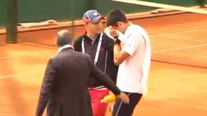 Sfâșietor!** Nole a aflat de decesul bunicului său, pe terenul de tenis! Victorie, ÎN LACRIMI