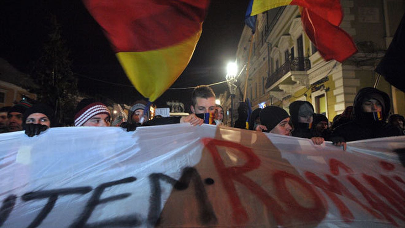 Revolta ultrașilor continuă la Universitate:** "Nu protestăm doar contra Legii 4, ci și pentru educație sau pentru bunicii noștri"