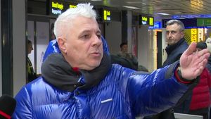 Gest incredibil al lui Marius Șumudică față de un om, în aeroport, pentru că purta un trening cu însemnele FCSB!