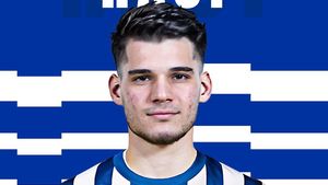 Marea provocare a lui Ianis Hagi după împrumutul în Spania: „E o diferență de valoare extrem de mare, trebuie să demonstreze cine e”. Cei doi factori care vor influența prestațiile fotbalistului la Alaves: „Vor face diferența!” | EXCLUSIV