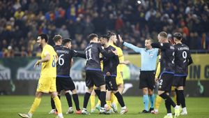 Penibil! Jenant! Fotbaliştii din Kosovo au ieşit de pe teren la ultima fază a meciului cu România: au făcut gesturi obscene şi provocatoare către fanii tricolorilor