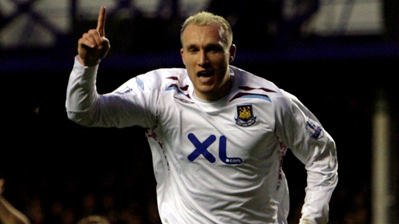 DRAMĂ‚ Un atacant englez** se lasă de fotbal la 26 de ani!