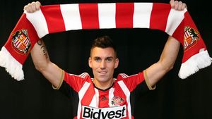 Un nou coleg pentru Pantilimon. Anthony Reveillere a semnat cu Sunderland