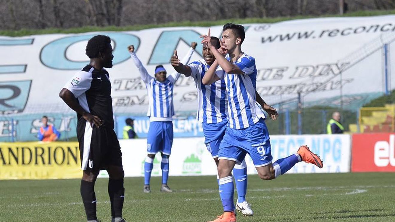 Oltenii au defilat în fața unei echipe care a jucat o repriză întreagă în 9 oameni: CS U Craiova - FC Voluntari 3-0! 