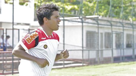 S-a făcut de râs! Brazilianul care și-a anunțat TRANSFERUL în Liga 1, la "cea mai bună echipă din țară!"** Răspunsul românilor e GENIAL