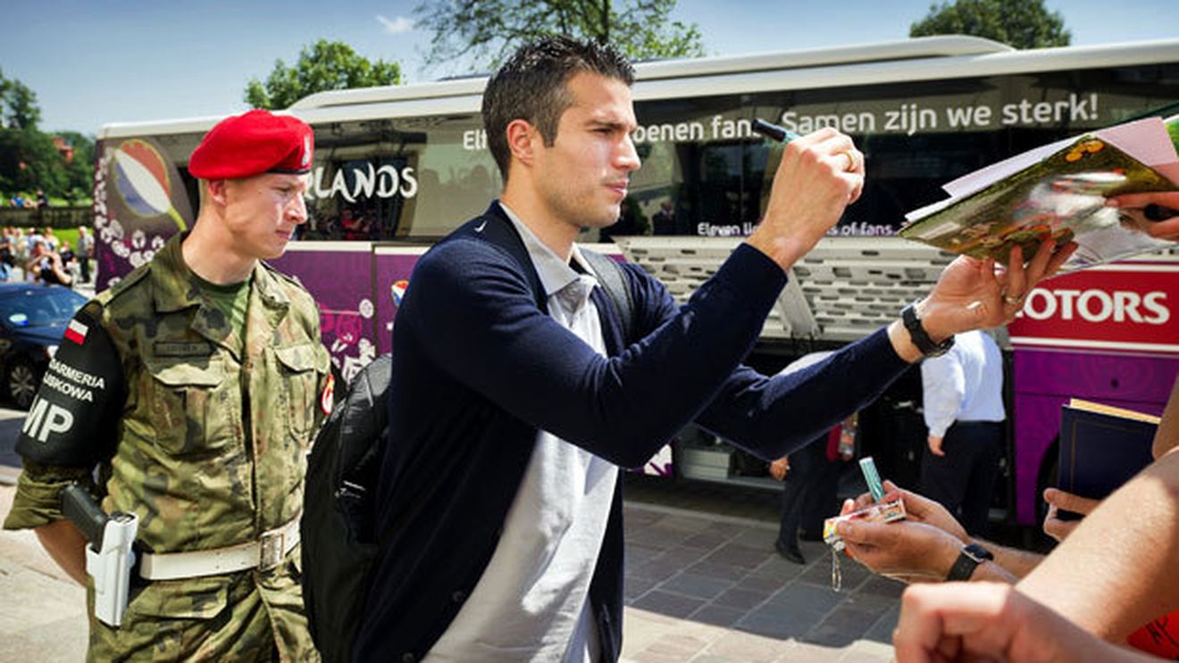 Efectul evoluției slabe de la Euro 2012?** Robin Van Persie a luat cea mai importantă decizie a carierei: "Fanii ar putea fi supărați, dar îi înțeleg"