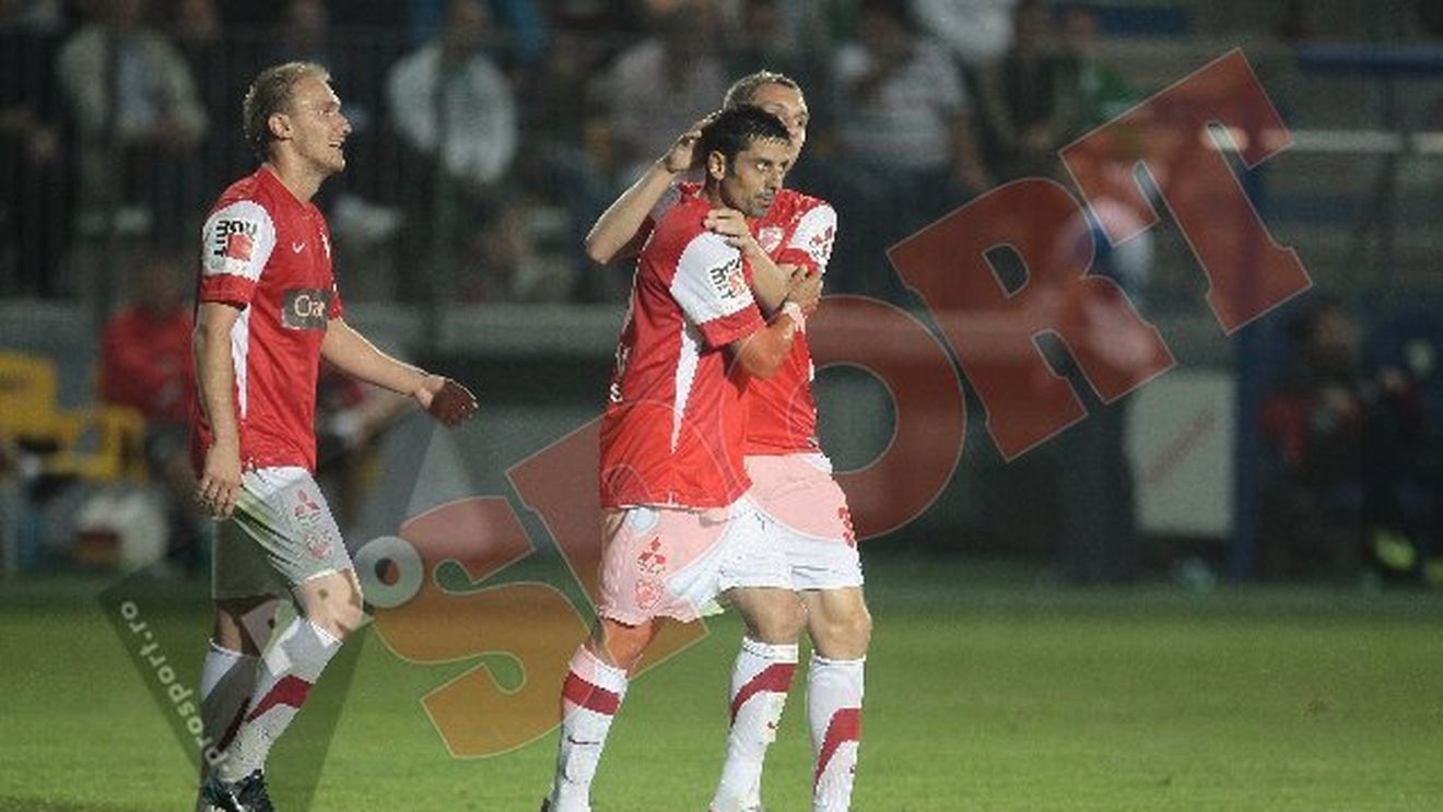 Au uitat cum e cu fanii în tribună!** Dănciulescu: "Cu o astfel de atmosferă te simți fotbalist!"