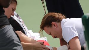 Verdictul medicilor în cazul Halep: 10 zile de repaus. "Am realizat că este periculos să mai joc"