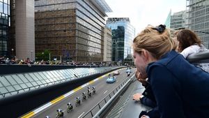 Turul Franței 2019, Etapa a 2-a. Olandezii au pus stăpânire pe Bruxelles! Team Jumbo-Visma și-a spulberat concurența în contratimpul pe echipe