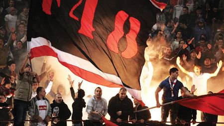 Fanii plătesc, fanii risipesc. Dinamo, amendată după incidentele de la meciul cu FCU Craiova