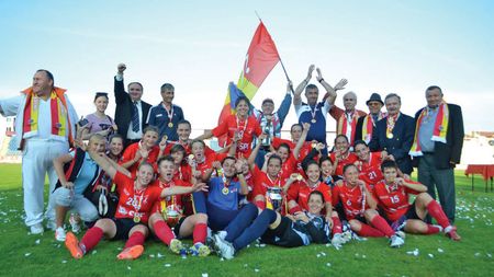 Sunt campionii buzunarelor goale