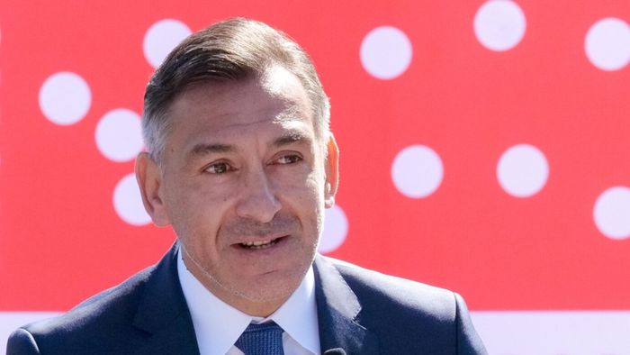 Ilie Dumitrescu a auzit că Elias Charalambous rămâne liber de contract şi a intervenit, în direct. Ştie exact decizia lui Gigi Becali: "De asta sunt convins"