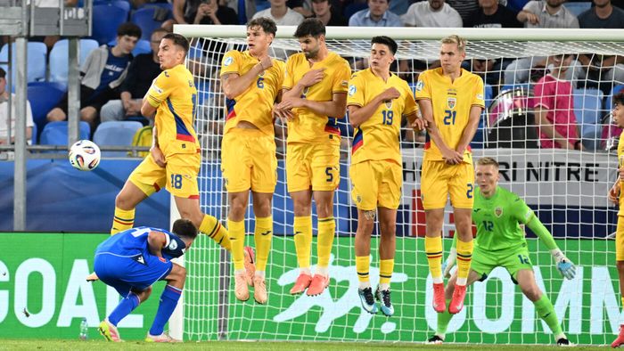 Fenerbahce vrea să cumpere un fotbalist român cu o sumă uriașă!