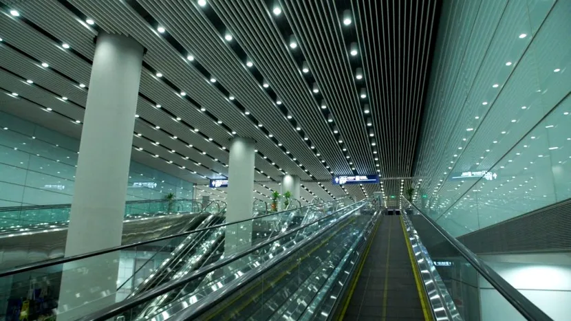 Chinezii au construit un mega-aeroport! Imagini impresionante din interior. În cât timp a fost ridicat şi cât a costat