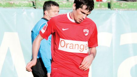 La vânătoare de olteni! Șeful Badea a negociat cu Mititelu transferurile lui Găman și Bărboianu, dar mai vrea un jucător!** Cine mai vine la Dinamo