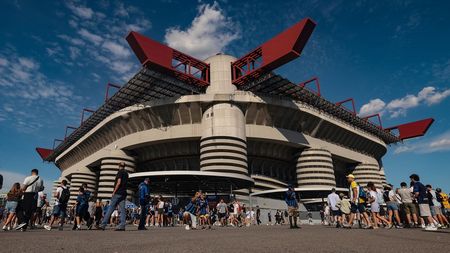 AC Milan – Inter, de la ora 21:45 în etapa 10 din Serie A. Cristi Chivu caută prima victorie împotriva „rossonerilor”. ECHIPE PROBABILE