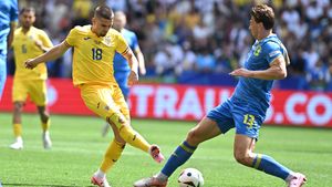 Ce torpilă! Răzvan Marin, șut fantastic pentru golul doi al tricolorilor în meciul România - Ucraina! VIDEO